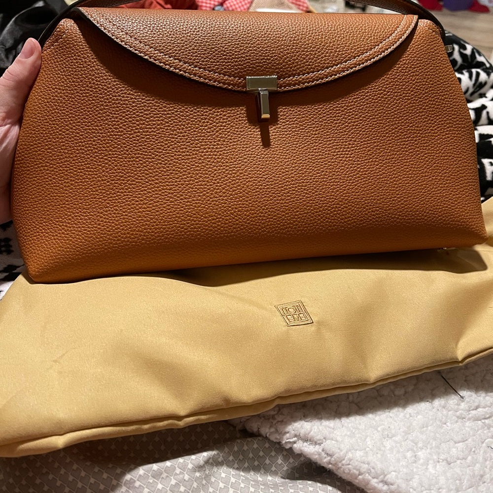 Toteme Tan Leather Tote Structured Design